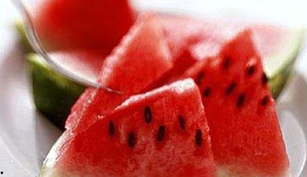 月子里可以吃小白瓜吗,月子期间适宜食用的小白瓜营养指南